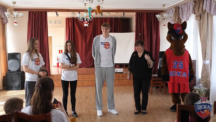 Кириленко и Хряпа открыли детскую комнату в 59-м детдоме