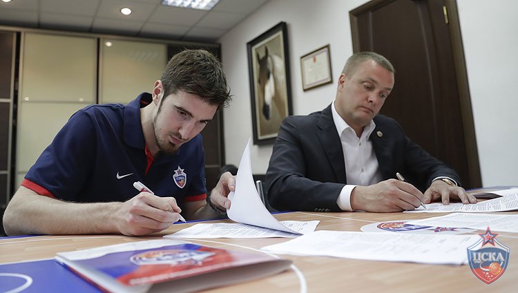 Nando De Colo signed new contract with CSKA