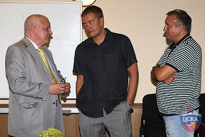 Владимир Гомельский, Андрей Ватутин и Юрий Юрков (фото Ю. Кузьмин, cskabasket.com)