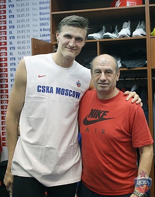 Андрей Кириленко и Аскер Барчо (фото: М. Сербин, cskabasket.com)