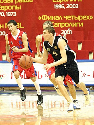 Самый результативный игрок матча - Драмир Зибиров (фото cskabasket.com)