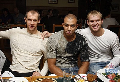 Ramunas Siskauskas, Victor Keyru and Anton Ponkrashov (photo M. Serbin, cskabasket.com)