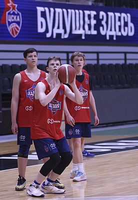 (фото: Т. Макеева, cskabasket.com)