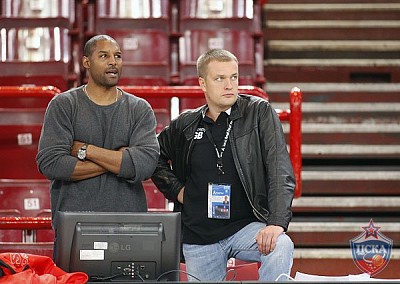 Дэвид Вантерпул и Андрей Ватутин (фото М. Сербин, cskabasket.com)
