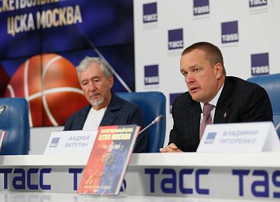 Андрей Ватутин и Сергей Тараканов (фото: М. Сербин, cskabasket.com)
