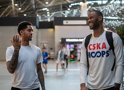 Мело Тримбл и Амат М'Бай (фото: М. Сербин, cskabasket.com)