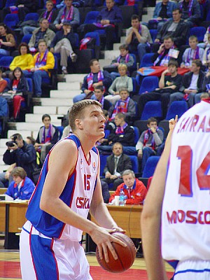 Александр Башминов на линии штрафных (фото cskabasket.com)