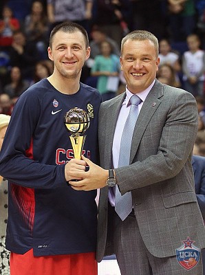 Виталий Фридзон и Андрей Ватутин (фото: М. Сербин, cskabasket.com)