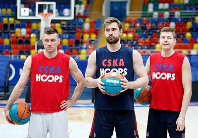 Иван Ухов, Александр Ганькевич и Антон Карданахишвили (фото: М. Сербин, cskabasket.com)