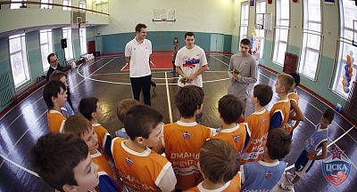Анатолий Каширов, Александр Гудумак и Дмитрий Коршаков (фото М. Сербин, cskabasket.com)