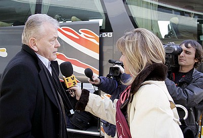 Душан Ивкович дает интервью испанской прессе (фото М. Сербин)