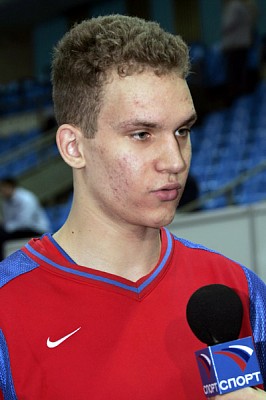 Анатлоий Каширов - лучший игрок матча (фото М.Сербин)