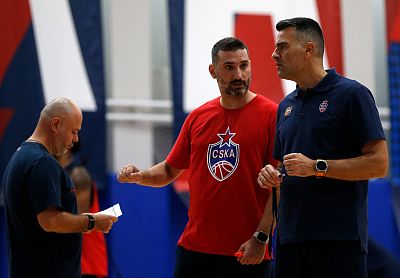 Яннис Гапкиадис и Андреас Пистиолис (фото: М. Сербин, cskabasket.com)