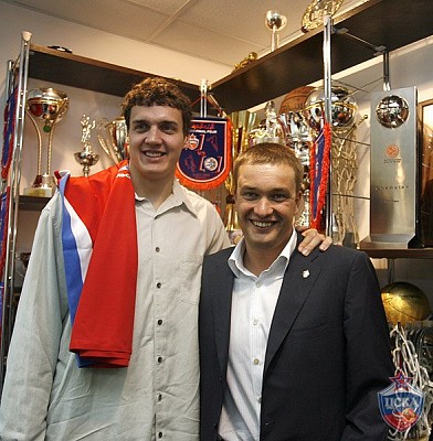 Александр Каун и Андрей Ватутин (фото М. Сербин, cskabasket.com)