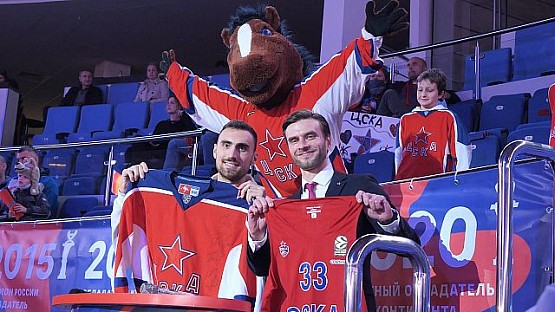 Nikola Milutinov at CSKA ice hockey game