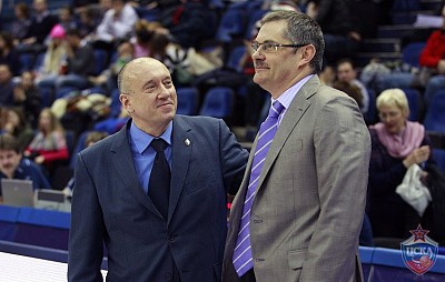 Юрий Юрков и  Сергей Базаревич (фото: М. Сербин, cskabasket.com)