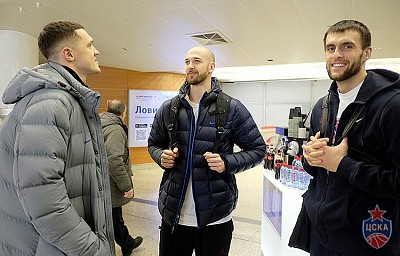 Семен Антонов, Павел Коробков и Алан Макиев (фото: М. Сербин, cskabasket.com)