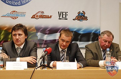 Андрей Широков, Андрей Ватутин и Виктор Бычков (фото М. Сербин, cskabasket.com)