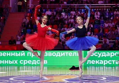 Красно-синий балет (фото: Т. Макеева, cskabasket.com)