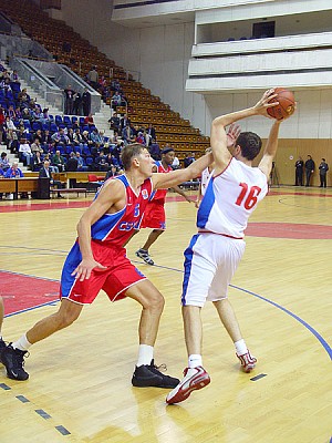 Вместо заболевшего Туркана под 16 номером вышел Никита Шабалкин (фото cskabasket.com)