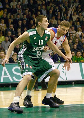 Panov vs Jankunas (photo cskabasket.com)