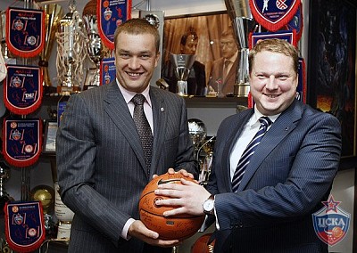 Андрей Ватутин и Антон Колпаков (фото М. Сербин, cskabasket.com)