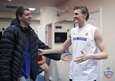 Виктор Хряпа и Андрей Кириленко (фото: М. Сербин, cskabasket.com)