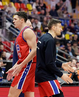 Семён Антонов и Алекса Аврамович (фото: Т. Макеева, cskabasket.com)
