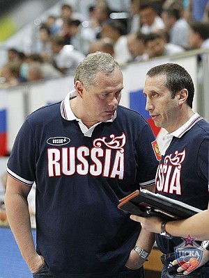 Дмитрий Шакулин и Дэвид Блатт (фото Т. Макеева, cskabasket.com)