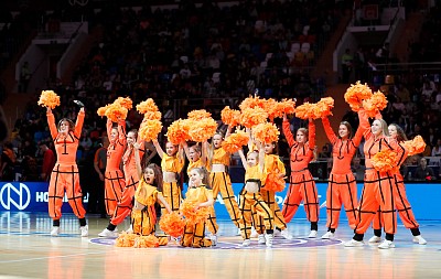 CSKA Dance Team (photo: M. Serbin, cskabasket.com)