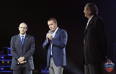 Этторе Мессина, Андрей Ватутин и Сергей Тараканов (фото: М. Сербин, cskabasket.com)