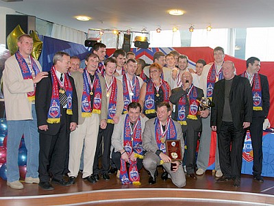 Чемпионы России 2003-04 (фото М.Сербин)