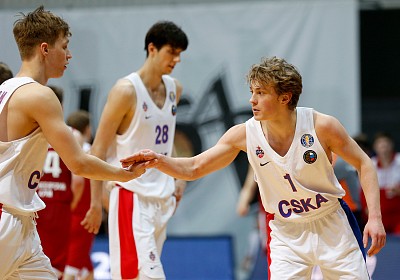 Иван Макаров и Кирилл Будин (фото: М. Сербин, cskabasket.com)