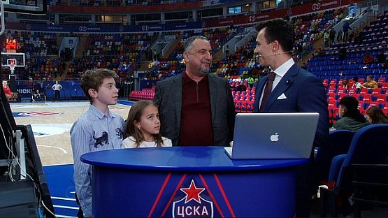 #CSKAbasketShow: Vladislav Gasumyanov, Julia Myasnikova and DJ Matisse & Sadko