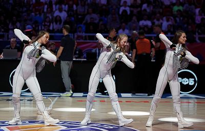 Группа поддержки ЦСКА (фото: М. Сербин, cskabasket.com)