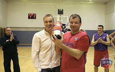 Андрей Ватутин и Сергей Кущенко (фото М. Сербин, cskabasket.com)