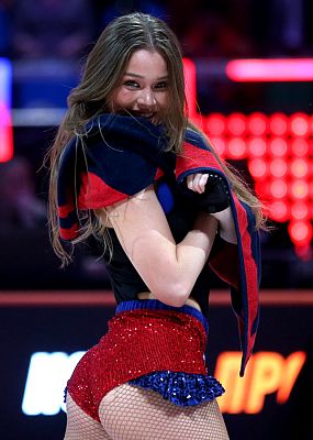Группа поддержки ЦСКА (фото: М. Сербин, cskabasket.com)
