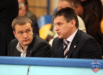 Андрей Ватутин и Евгений Пашутин (фото М. Сербин, cskabasket.com)