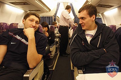 Никита Курбанов и Александр Каун (фото М. Сербин, cskabasket.com)