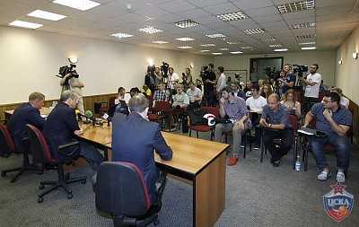 Пресс-конференция (фото М. Сербин, cskabasket.com)