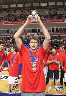 Виктор Хряпа признан MVP плей-офф Единой лиги ВТБ (фото М. Сербин, cskabasket.com)