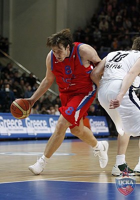 Матьяж Смодиш стал самым результативным игроком матча (фото М. Сербин, cskabasket.com)
