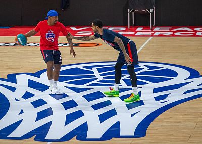 Каспер Уэйр и Мело Тримбл (фото: М. Сербин, cskabasket.com)