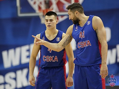 Nikita Kurbanov and Aleksandr Khomenko (photo: T. Makeeva, cskabasket.com)