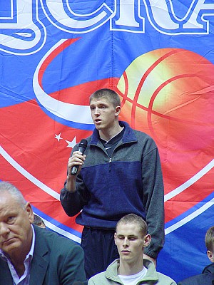 Viktor Khryapa (photo cskabasket.com)