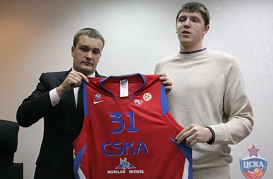 CSKA signed Victor Khryapa