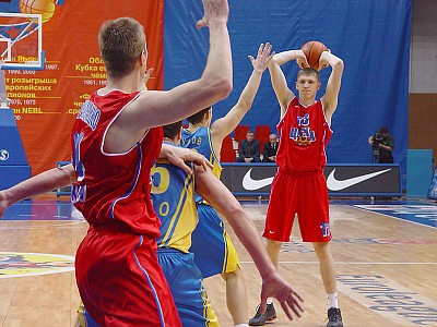 Viktor Khryapa (photo cskabasket.com)