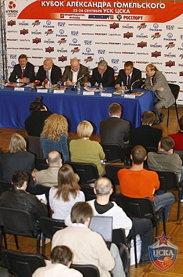 Пресс-конференция (фото М. Сербин, cskabasket.com)
