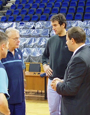 Драган Тарлач и Душан Ивкович (фото cskabasket.com)