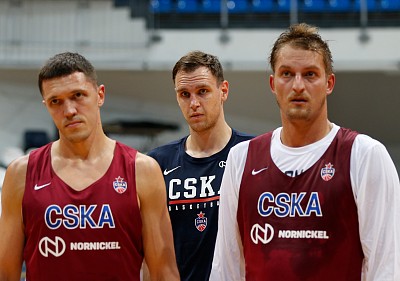Семён Антонов, Йоханнес Фогтманн и Владимир Ивлев (фото: М. Сербин, cskabasket.com)